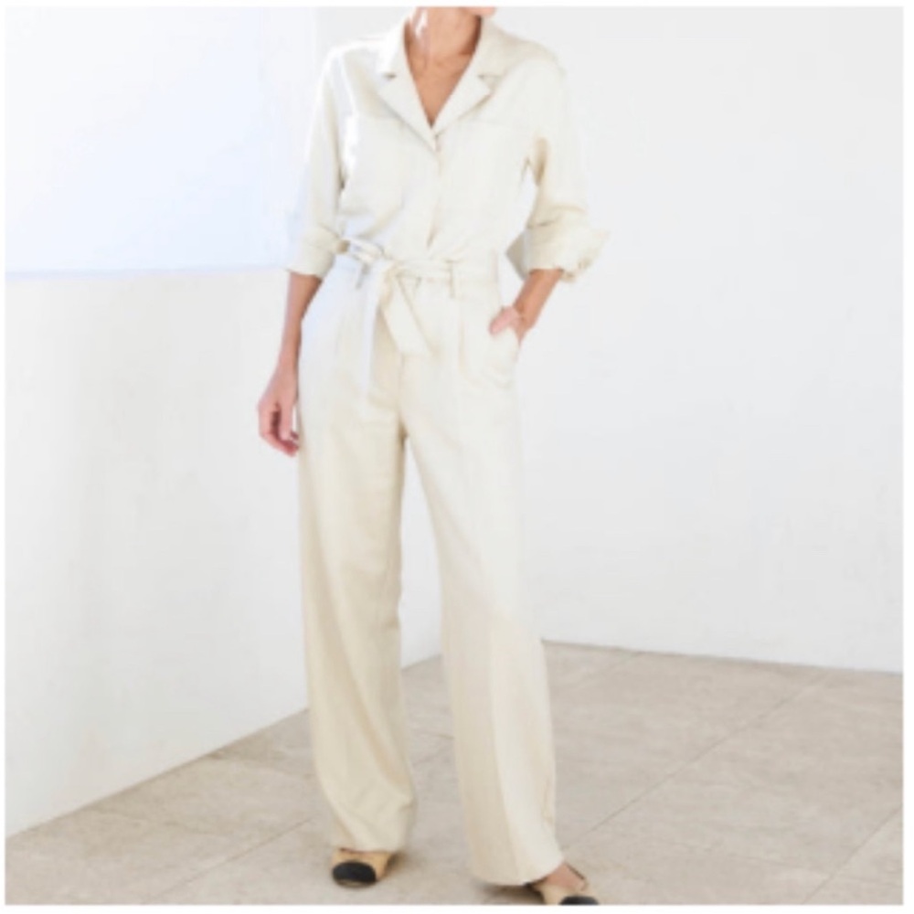 Chic Cream Jumpsuit with Belt